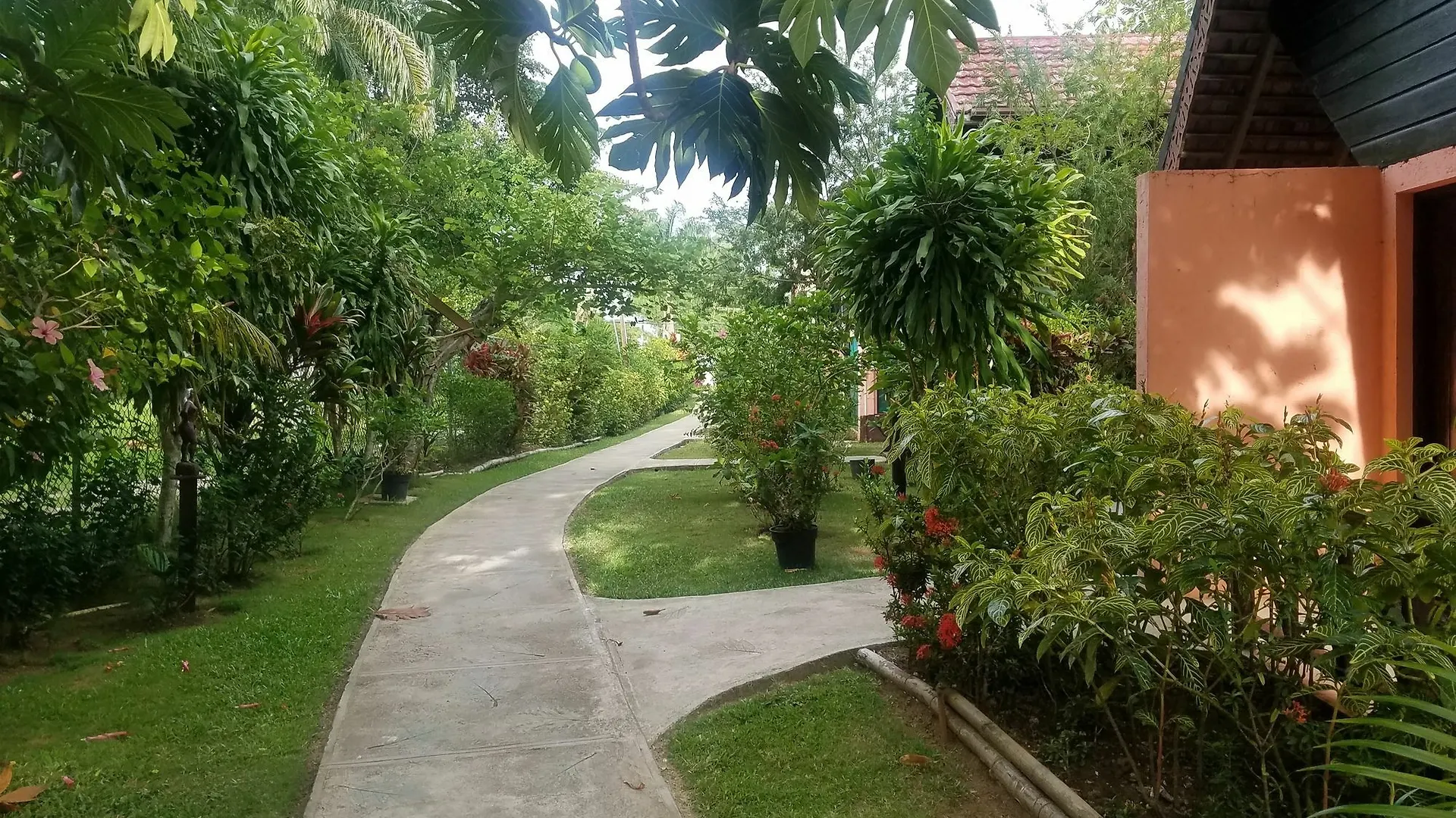 Firefly Beach Cottages Negril 4*,
